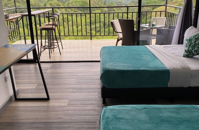 Amari:cabaña Garzas, di Vega Cundinamarca. Balcón,terraza,jacuzzi