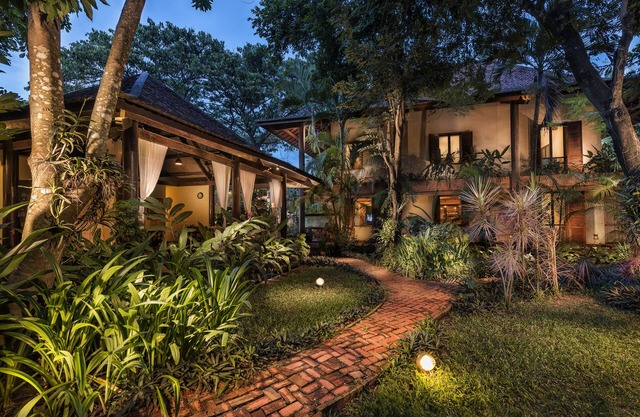 AMATAO Tropical Residence