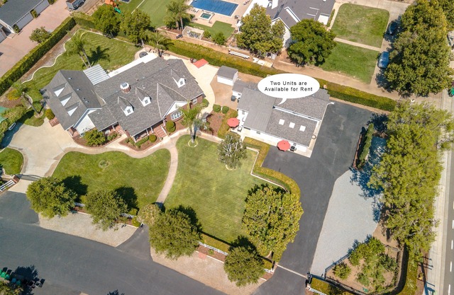 Amazing 1st-floor guest suite on secure estate near wine country!
