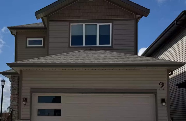 Amazing 2-Bedroom Basement Suite