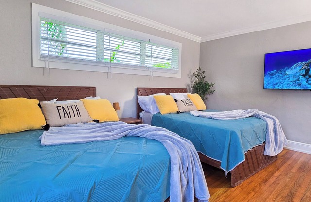 Amazing 2-bedroom house with AC in Hollywood