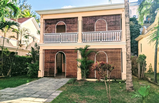 Amazing 4 bed 3 bath beachside villa in gated community