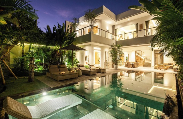 Amazing 4 BR Villa in Central Seminyak, Modern, Immaculate, Great Location