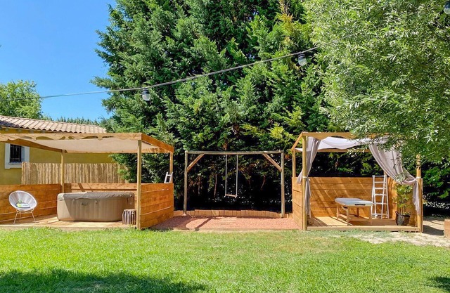 Amazing apartment in Vallabregues