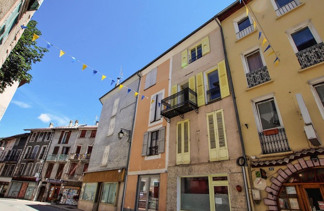 Amazing apartment in SEYNE with kitchen