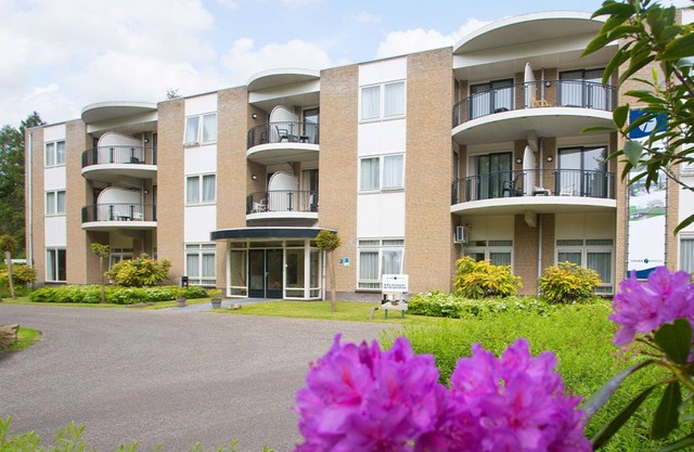 Amazing De Bult Getaway w/Balcony | Breathtaking Outdoor Adventure