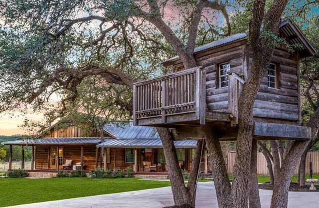 Amazing Hill Country Experience, Cabin on 14 Acres