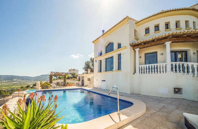 Amazing home in Ador with kitchenette