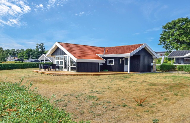 Amazing home in Bjert with WiFi