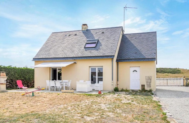 Amazing Home In Creances With Wifi