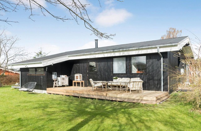 Amazing home in Fejø with WiFi