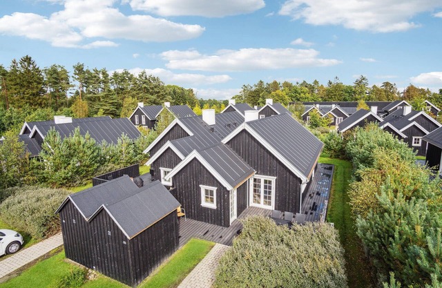 Amazing home in Gjern with kitchen