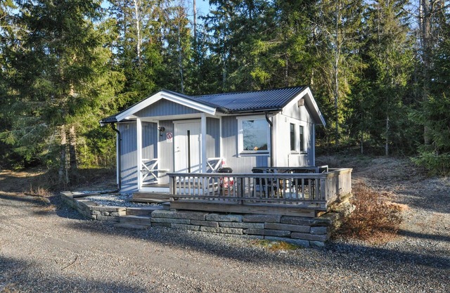 Amazing home in Grums with WiFi