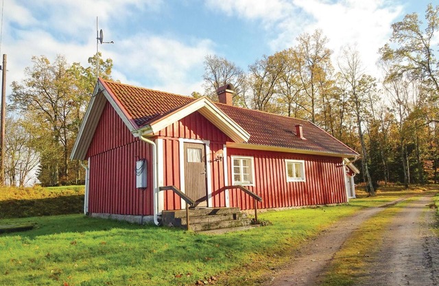Amazing home in Hästveda with WiFi