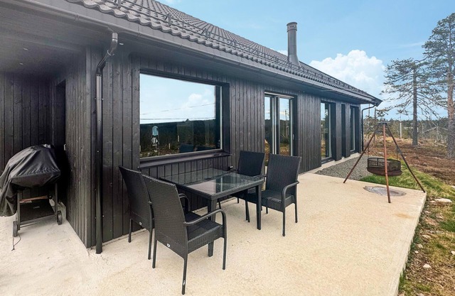 Amazing home in Løten