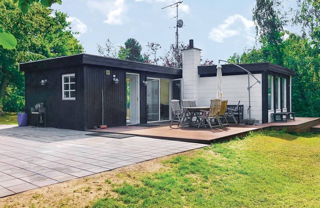 Amazing home in ølsted with WiFi
