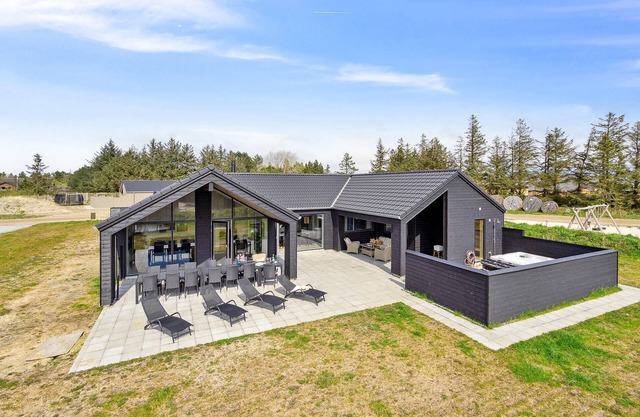 Amazing home in Rømø with sauna