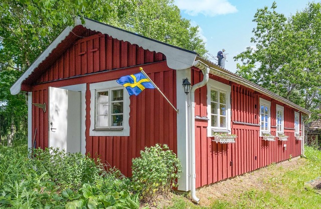 Amazing home in Sävsjö with kitchen