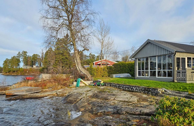 Amazing home in Spydeberg with WiFi