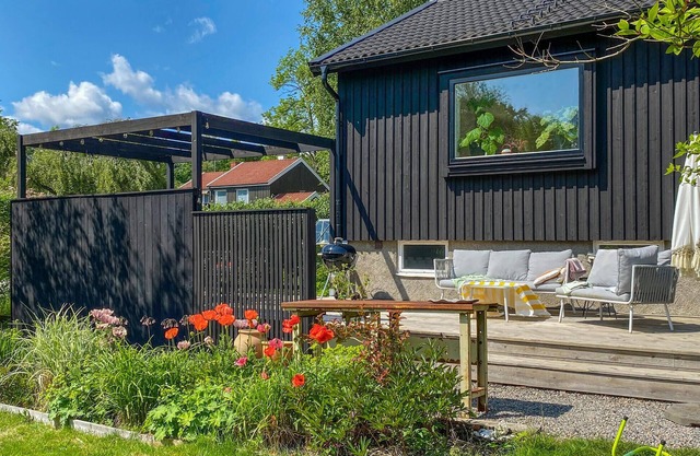 Amazing home in Tollered with kitchen