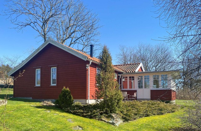 Amazing home in Tvååker with kitchen