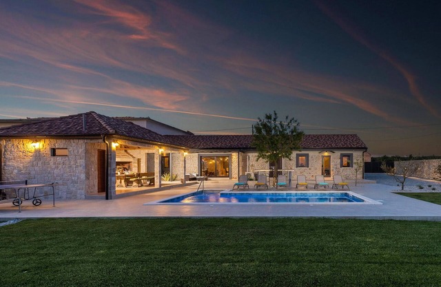 Amazing home in Zemunik Donji with WiFi