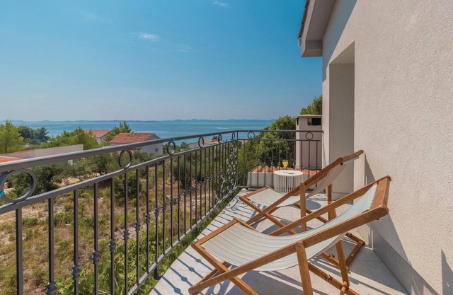 Amazing home in Zdrelac with WiFi