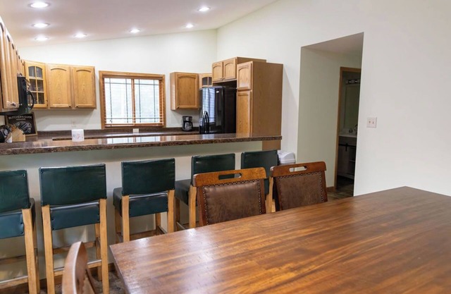 Amazing Home on Catfish Lake w/Private Pier. Fantastic Location!