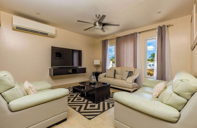 Amazing Modern 4BR3BA Villa w/Large Private Pool