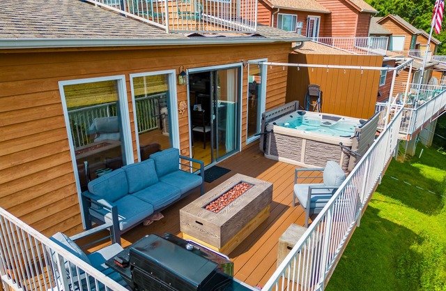 Amazing Mt.Leconte views/Firepit/Hot Tub