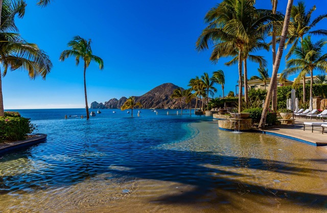 AMAZING Ocean Views, Medano Beach, Downtown, 5-Star Hacienda Beach Club, 2BD