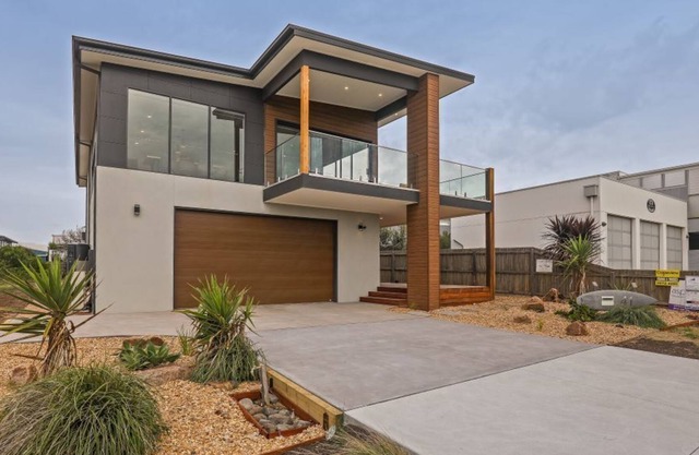 Amazing ocean views of Bass Strait, contemporary beach house