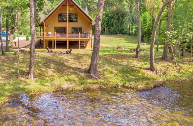 Amazing RIVERFRONT Cabin.