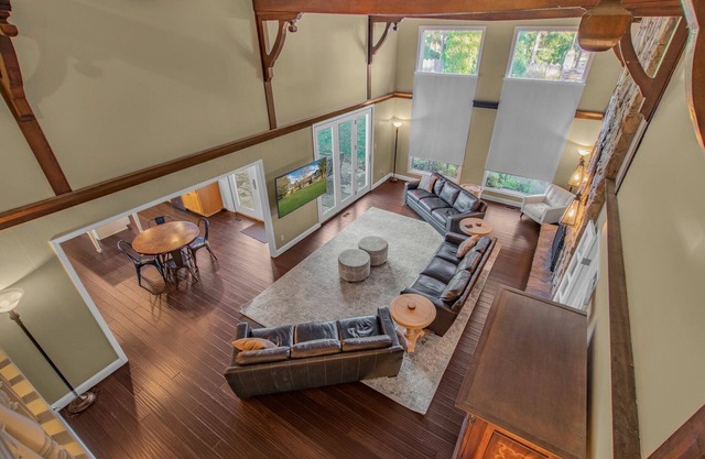 Amazing Spacious Luxurious Home - Sleeps Up To 16!