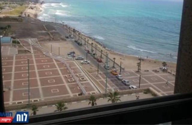 amazing studio on the water