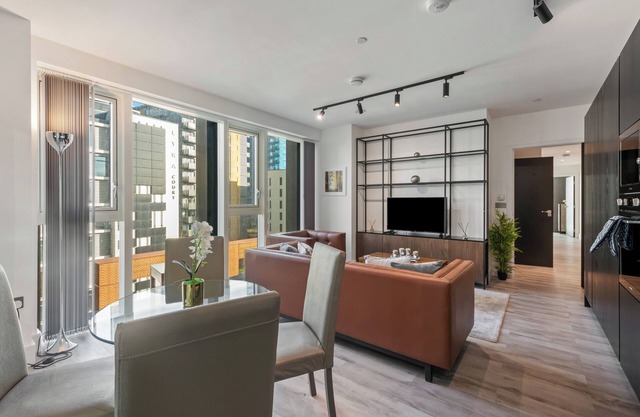 Amazing Two Bedroom in Icon Tower in North Acton