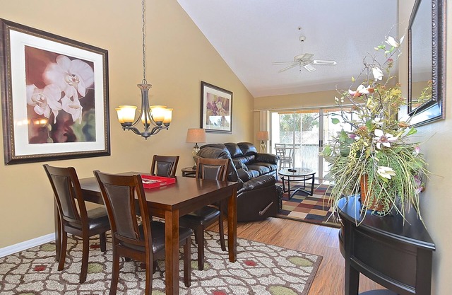 Amazing View - On Golf Course - Top Floor - Near Beaches, Shopping & Restaurants