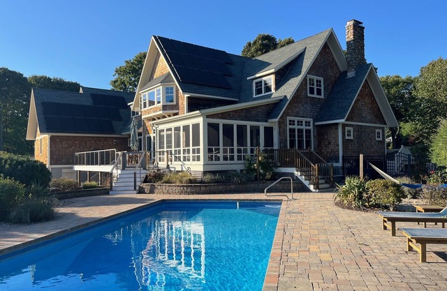 Amenities Galore - Pool, soccer pitch, outdoor firepit and more!