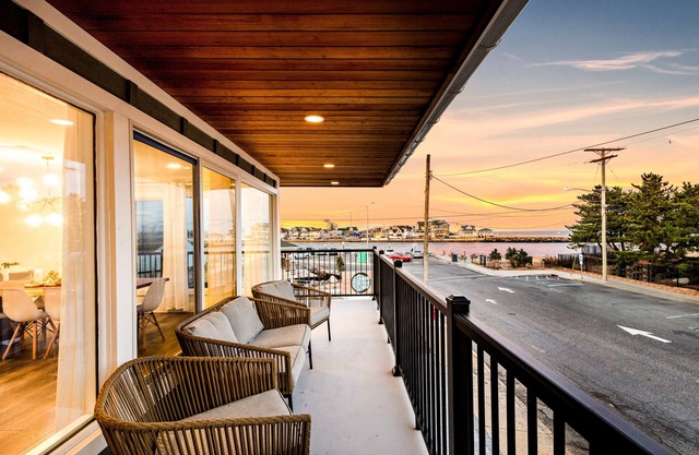 Amenity Packed - No Cleaning Fees - Inlet Views!