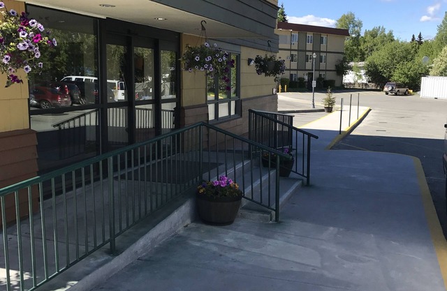 Americas Best Value Inn & Suites Anchorage Airport