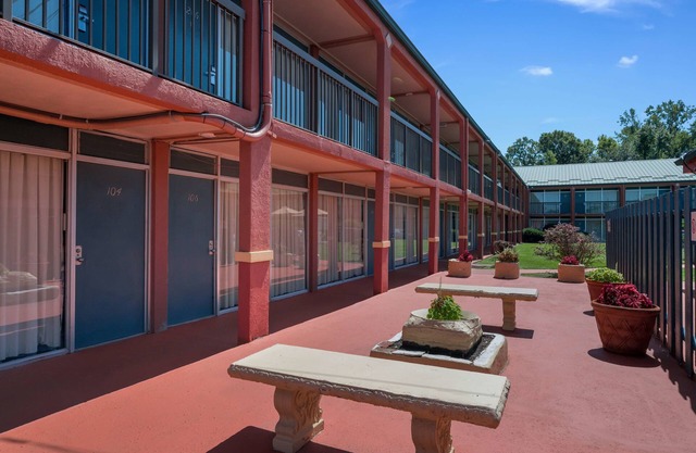 Americas Best Value Inn St. Joseph at I-29