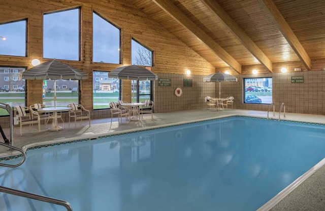 AmericInn by Wyndham Valley City - Conference Center
