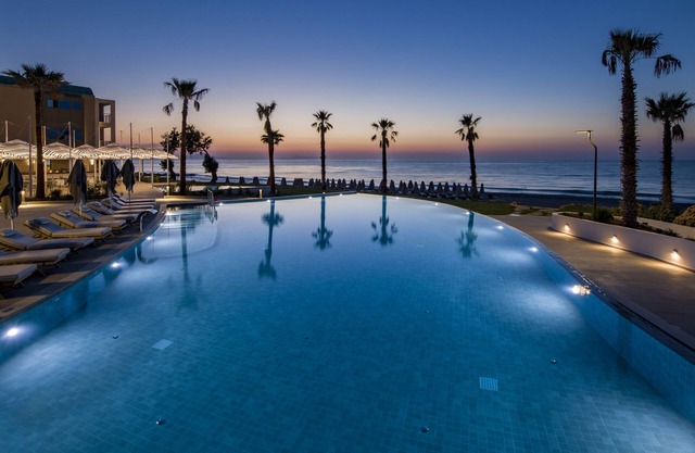 AMIRA LUXURY RESORT & SPA