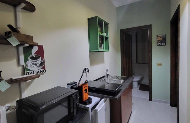 Amodio Apartments - Living