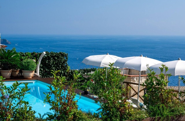 AMORE RENTALS - Blue Sea Villa with Indoor Heated Pool, Sea View and Breakfast