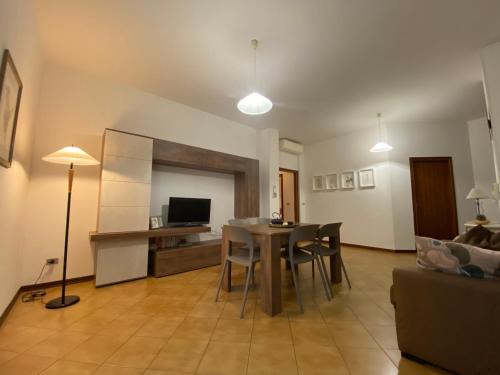 Ampio appartamento vicino all'autodromo - Ample apartment near the racing circuit