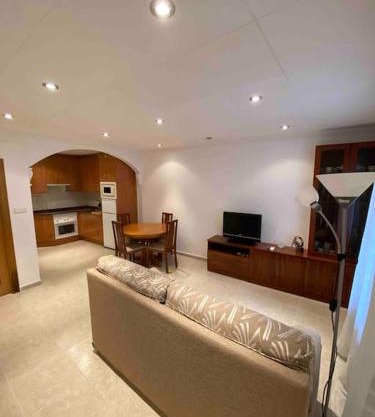 Amplio apartamento con aire acondicionado a 15 min de la playa andando