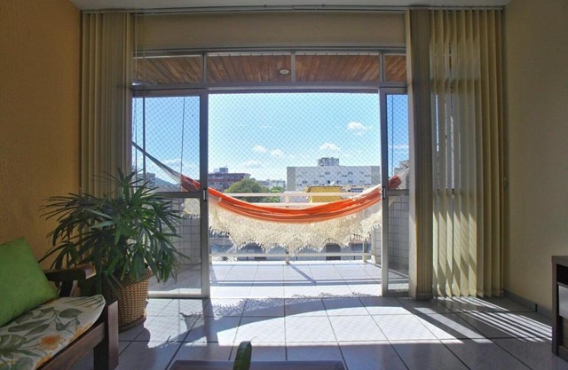 Amplo Apartamento com Suítes e Ar Refrigerado a 400 metros da Praia do Forte