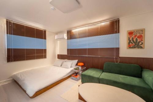 Amsa Stay, 강남역 코엑스몰 30분, 잠실 롯데월드 20분, KSPO Dome, 무료주차, 암사종합시장