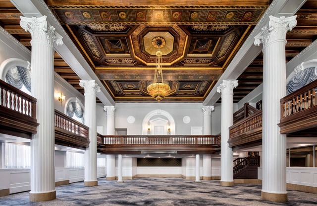 Amway Grand Plaza, Curio Collection by Hilton